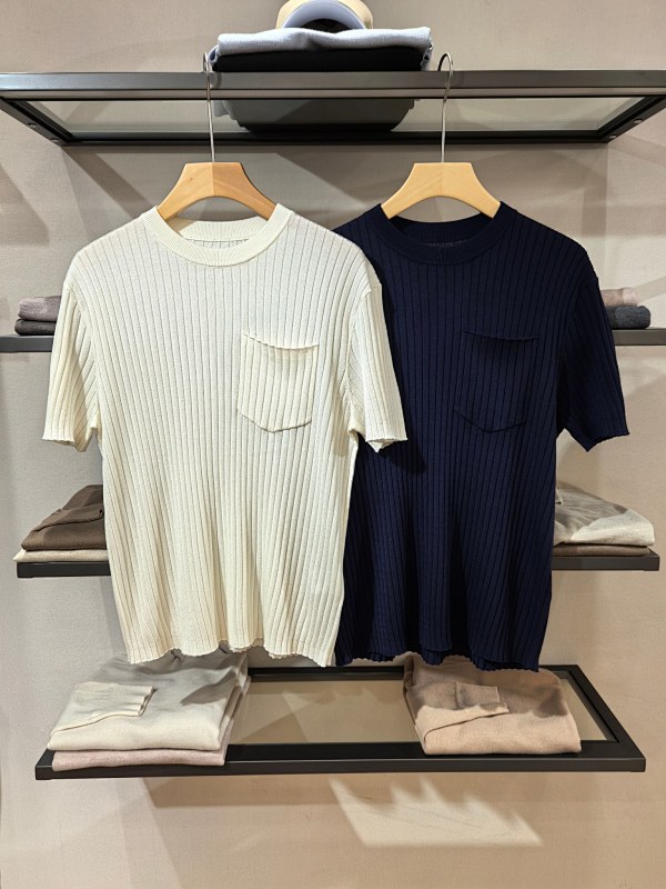 Off-White BC's New Round-neck Single-pocket Short-sleeved T-shirt Is A Silk And Wool Blend. It's Com
