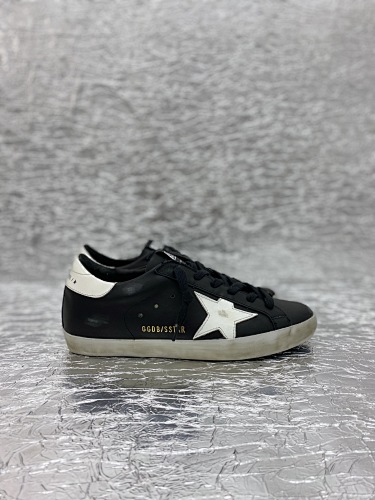 Golden Goose Premium Dirty Sneakers