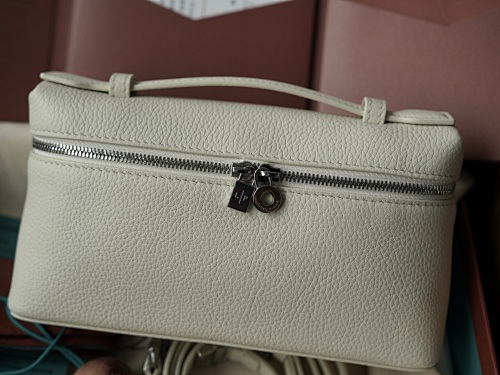 Extra Pocket Clutch