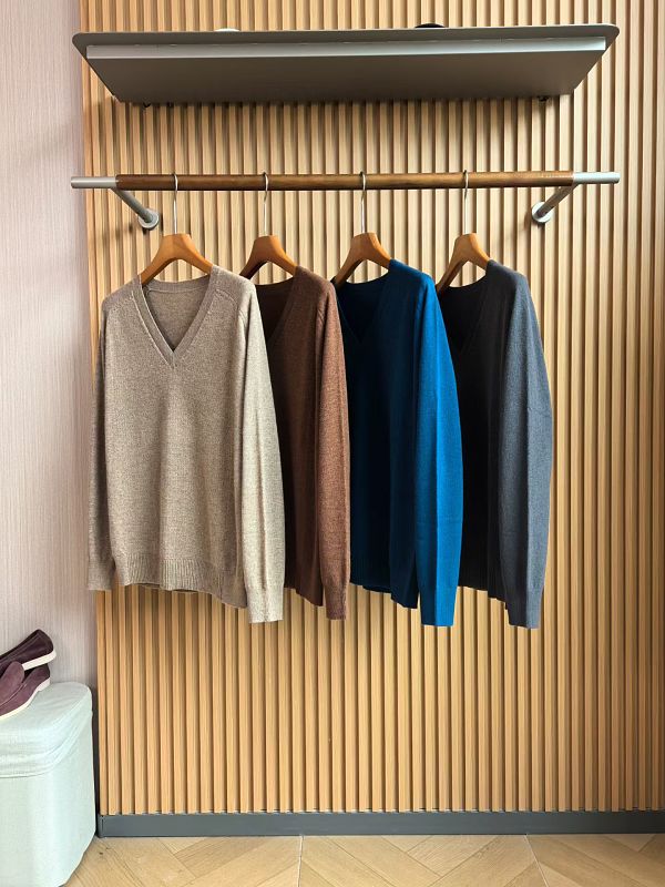 V-neck Cashmere Sweater Platinum Series
