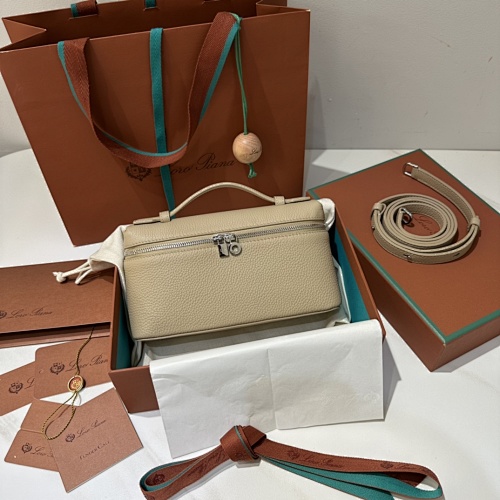 𝐋𝐨𝐫𝐨 𝐏𝐢𝐚𝐧 Extra Pocket Series Tote Crossbody Bag