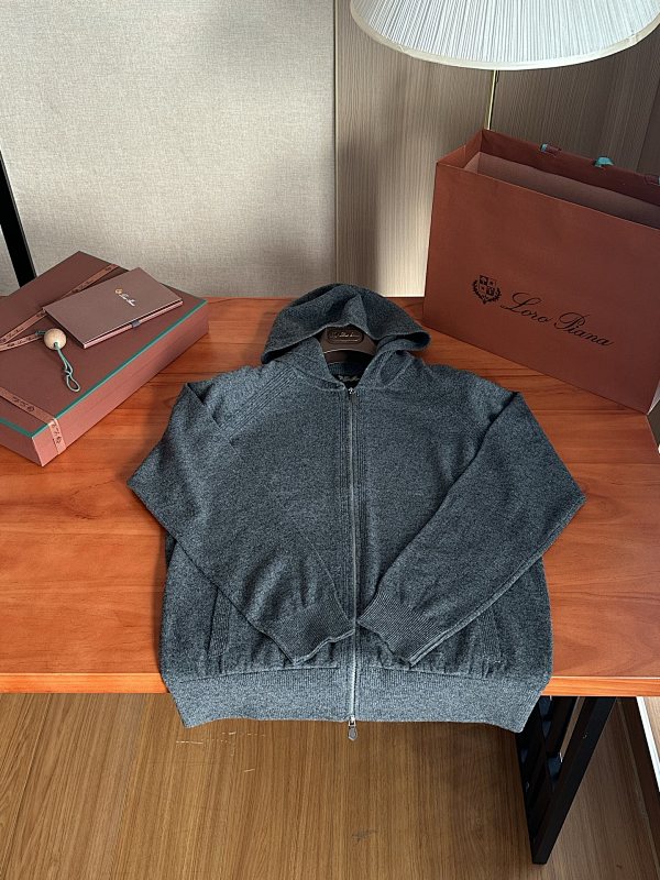 Merano Hooded Bomber