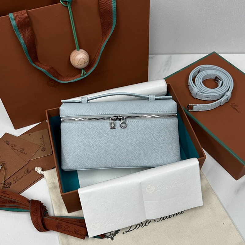 𝐋𝐨𝐫𝐨 𝐏𝐢𝐚𝐧 Extra Pocket Series Tote Crossbody Bag
