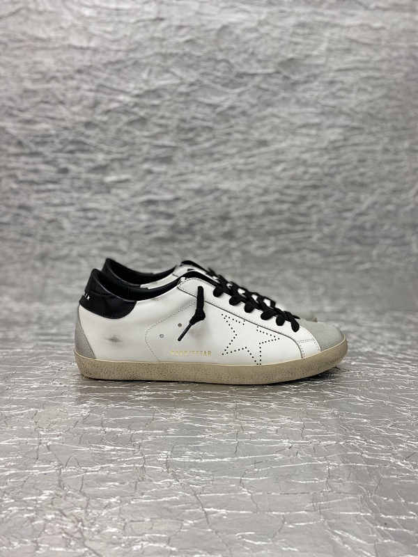 Golden Goose Premium Dirty Sneakers