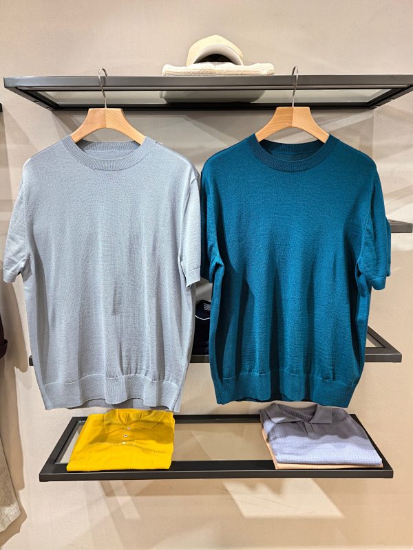LP's New Round-neck Short-sleeved Top Is Simple And Stylish Yet Not Simple. Whether In Ter