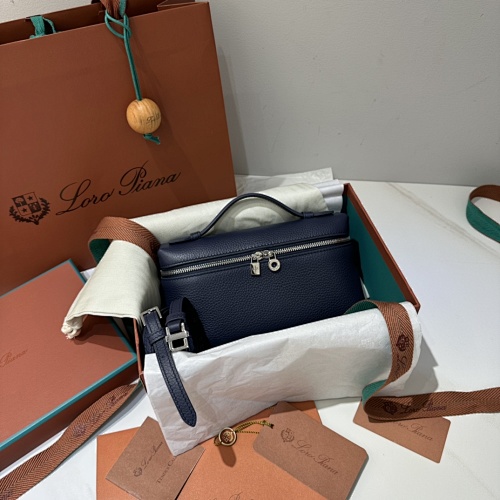 𝐋𝐨𝐫𝐨 𝐏𝐢𝐚𝐧 Extra Pocket Series Tote Crossbody Bag