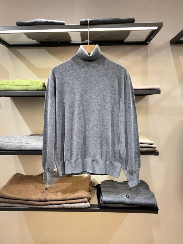 LP's New Autumn Winter Turtleneck Wool Sweater Made Of Silk And Wool Blend With A Slightly