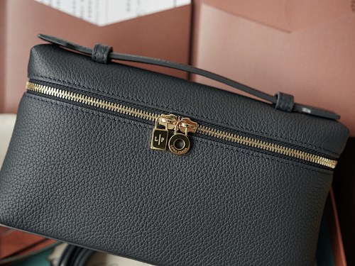Extra Pocket Clutch
