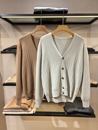 LP Wool Cardigan The First Choice For Spring 100 Virgin Merino Wool The Ribbed Design Is T