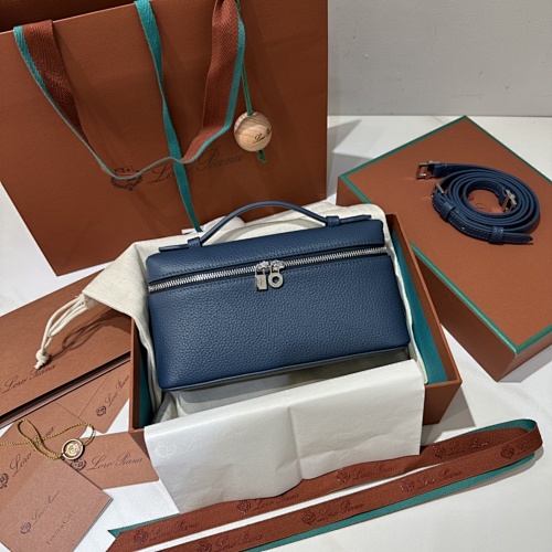 𝐋𝐨𝐫𝐨 𝐏𝐢𝐚𝐧 Extra Pocket Series Tote Crossbody Bag