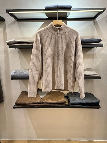 LP Zippered Cardigan Perfect For Both Outerwear And Base Layers Is Suitable For Any Occasi