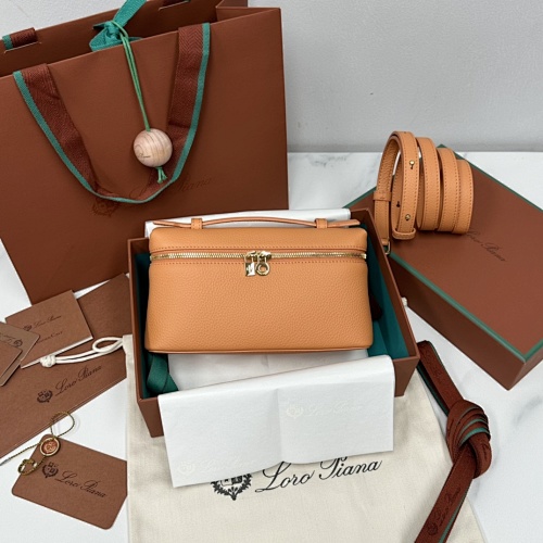 𝐋𝐨𝐫𝐨 𝐏𝐢𝐚𝐧 Extra Pocket Series Tote Crossbody Bag