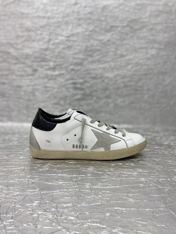 Golden Goose Premium Dirty Sneakers