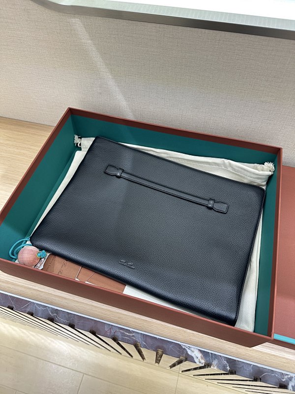 Extra A4 Leather Pouch Black