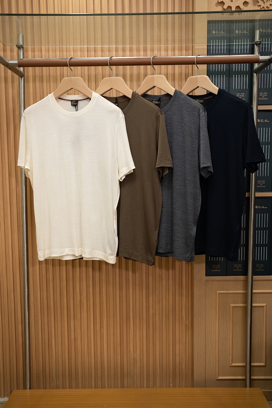 Vellus Aureum T-Shirt