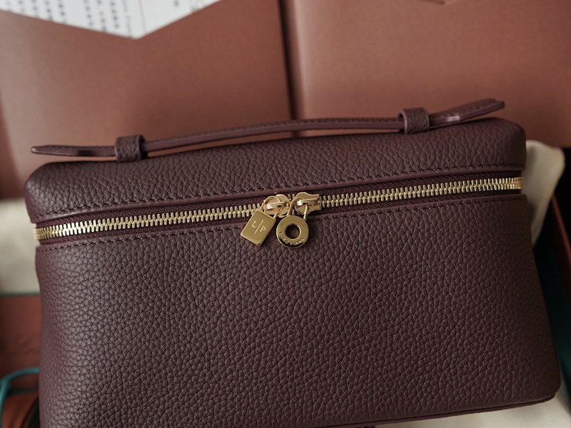 Extra Pocket Clutch