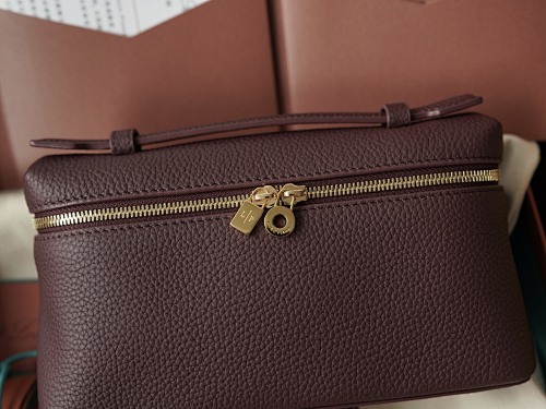 Extra Pocket Clutch