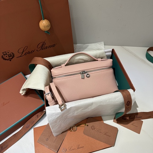 𝐋𝐨𝐫𝐨 𝐏𝐢𝐚𝐧 Extra Pocket Series Tote Crossbody Bag