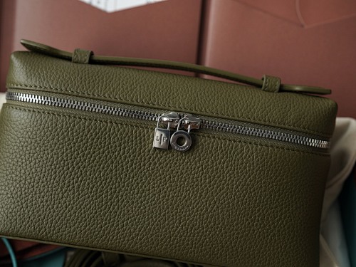 Extra Pocket Clutch