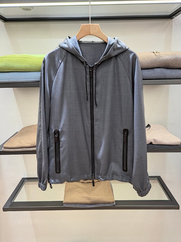 Z House Wool Silk Hooded Jacket Epitomizes Luxurious Quality. The Blend Of Wool And Silk D