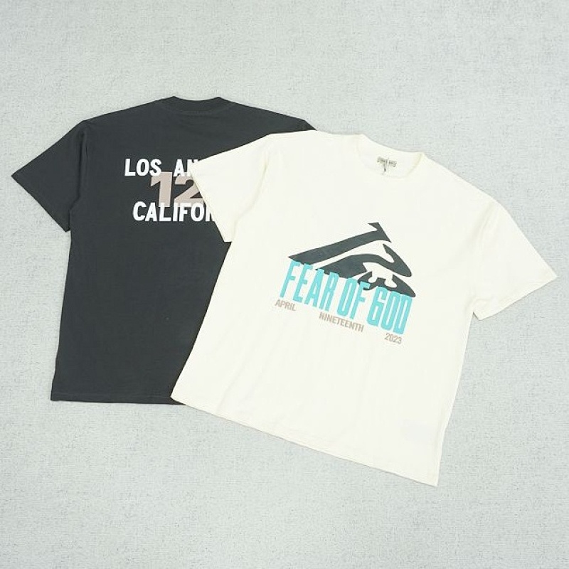 Essentials tee