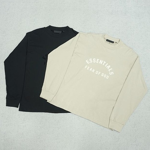 Essentials tee