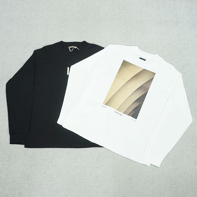 Essentials tee