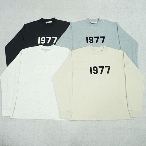 Essentials tee