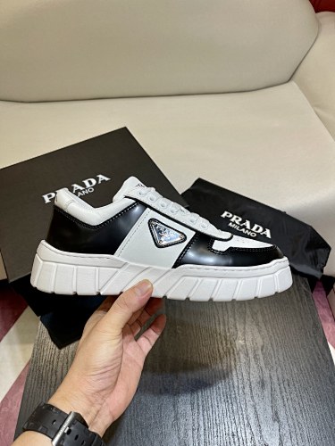 Prada Fly Block