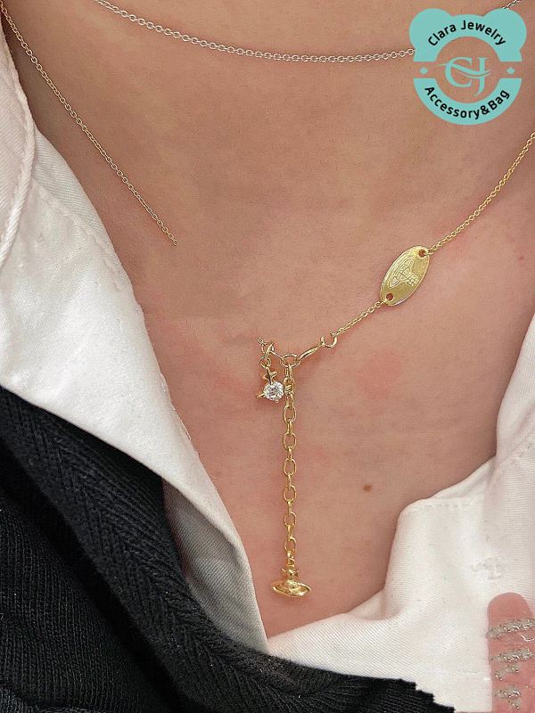 Vivi Mini Saturn Necklace