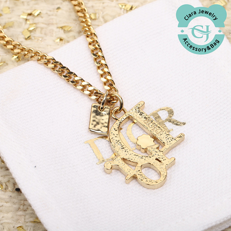 Dior Small Flower Necklace And Bracelet Set