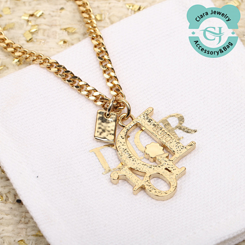 Dior Small Flower Necklace And Bracelet Set