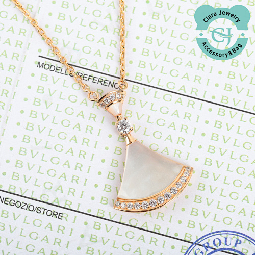 Small Skirt Necklace