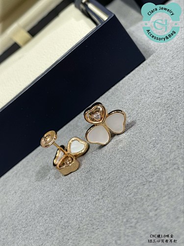 Chord Three-Heart Mother-Of-Pearl Earrings