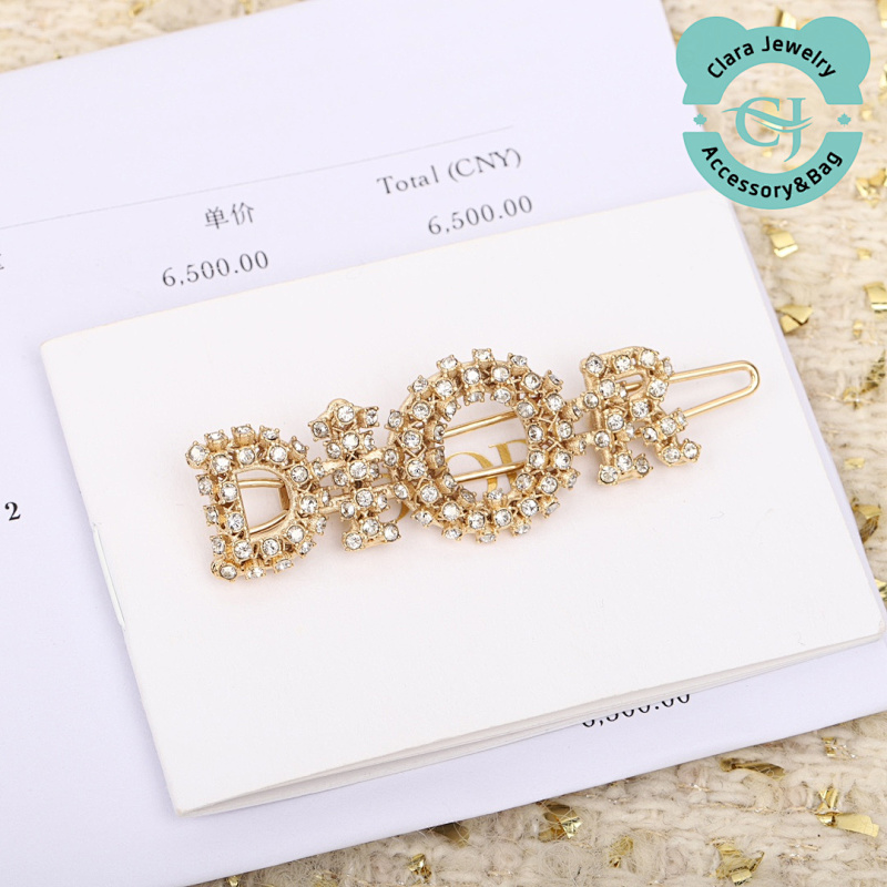 D Letter Hairpin