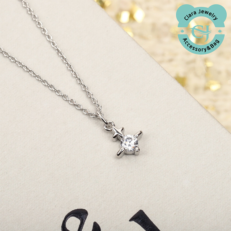 Vivi Mini Saturn Necklace