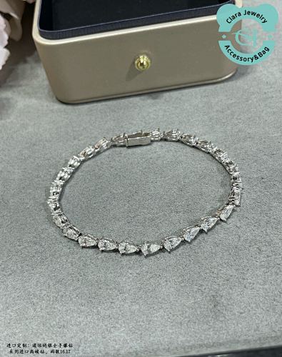 Single Loop Teardrop Bracelet