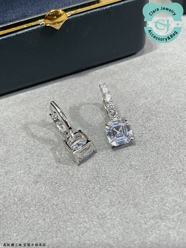 9 2 5 The Same Pagoda Diamond Earrings As The Internet Celebrity