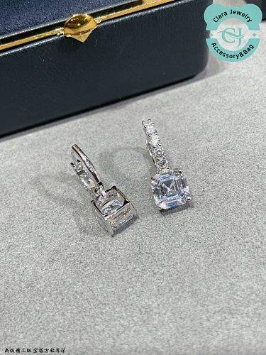 9 2 5 The Same Pagoda Diamond Earrings As The Internet Celebrity