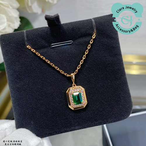 V Gold Material Imported Customized Retro Square Ice Flower Necklace