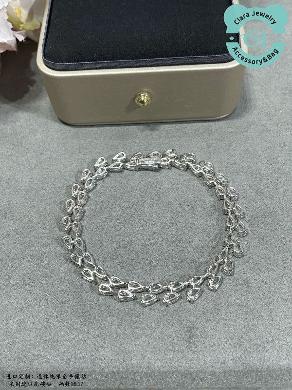 Double Circle Teardrop Bracelet
