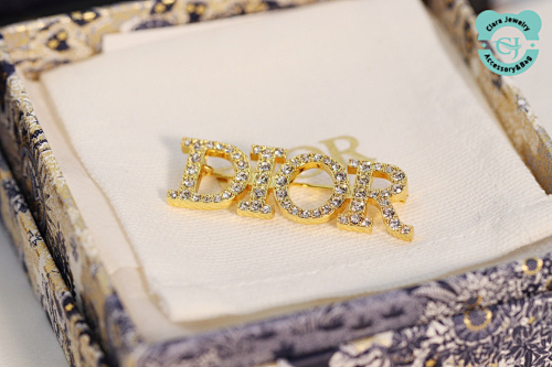 FG Brooch 45