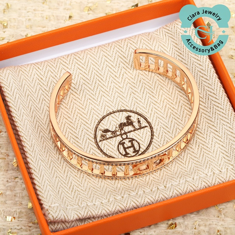 Pig Nose Bracelet