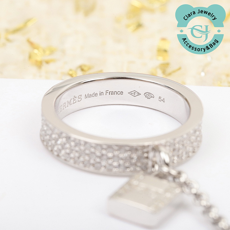 Kelly Clochette Ring