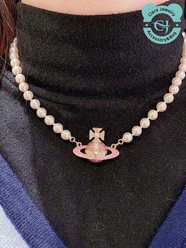 Beautiful Saturn Pearl Set