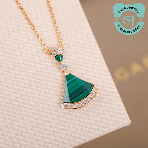 Small Skirt Necklace