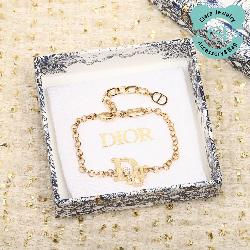 Dior Small Flower Necklace And Bracelet Set