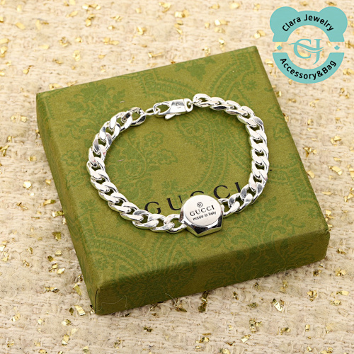 Gucci Thick Carved Bracelet