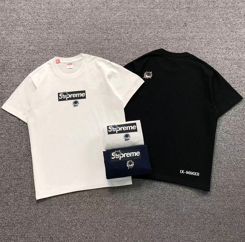 Supreme T-Shirt