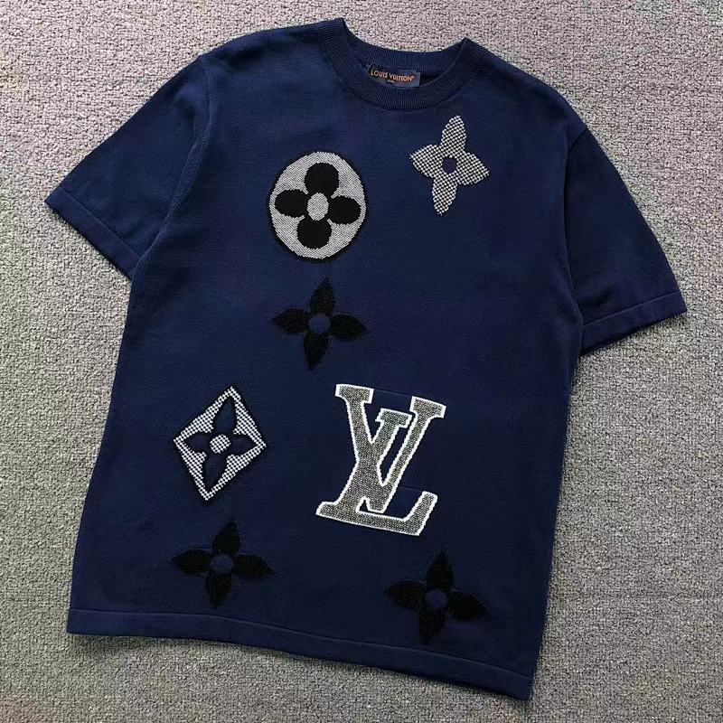 L T-Shirt Sweater